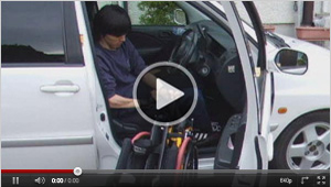 頚髄損傷者の車椅子から車へのトランスファー(ボードなし)
